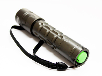 Cree U2強(qiáng)光手電Uniquefire C108S 特價(jià)熱銷(xiāo)，家居保電子品質(zhì)之選